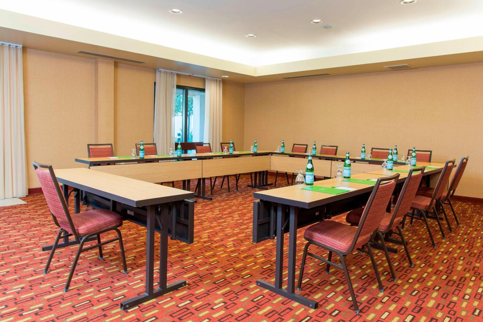 Courtyard By Marriott Livermore Exterior photo