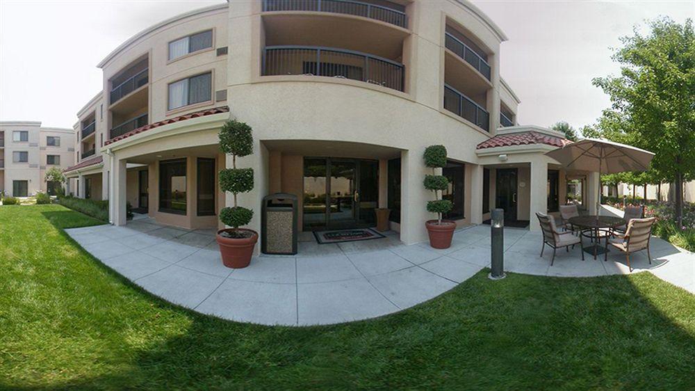 Courtyard By Marriott Livermore Exterior photo